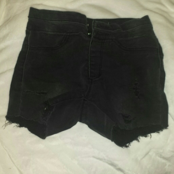 Distressed shorts - Picture 1 of 2